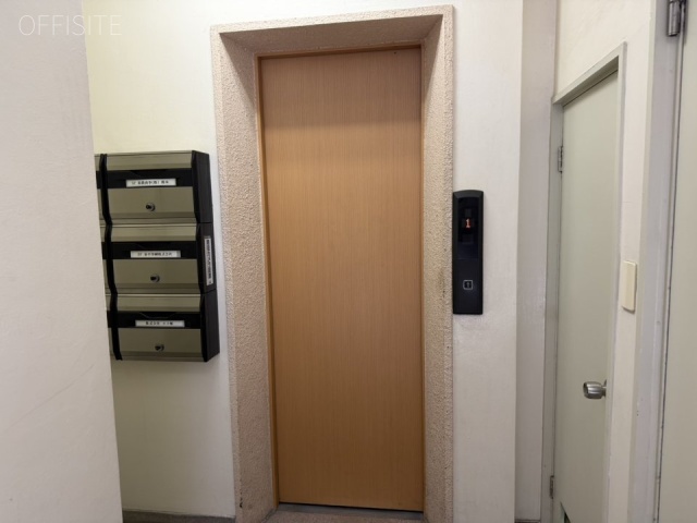 魚鉄ビル エレベーター