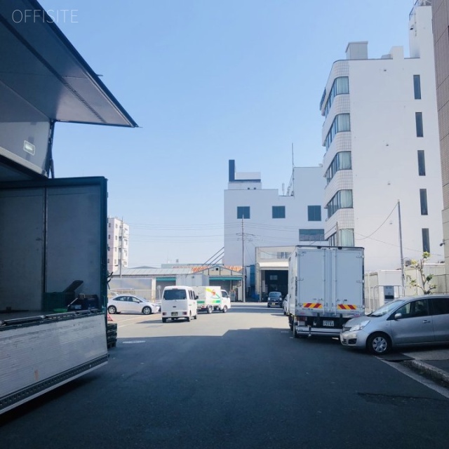 M&Mビル 前面道路