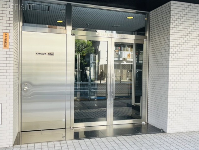山田ビル エントランス
