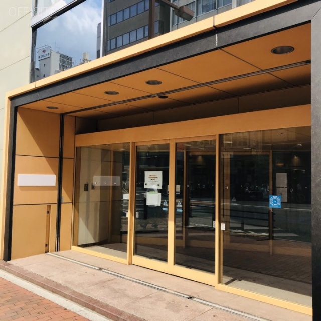 飯田橋駅東口ビル エントランス