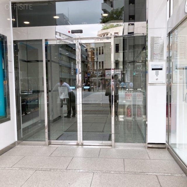 日東ビル エントランス