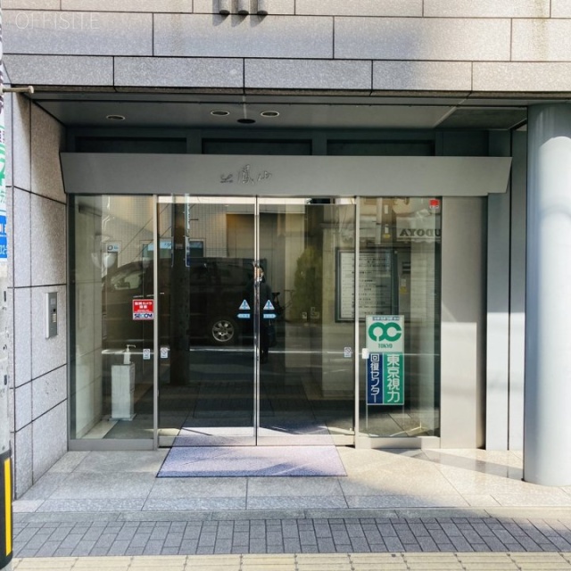 La鳳山ビル エントランス