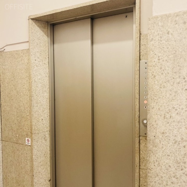 TOC ANNEX エレベーター