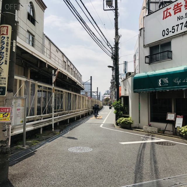 小野ビル ビル前面道路