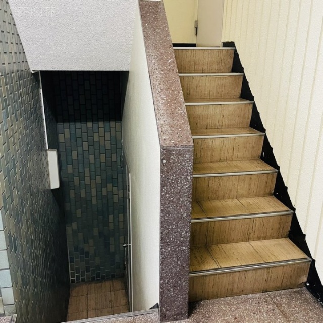 折田ビル エントランス