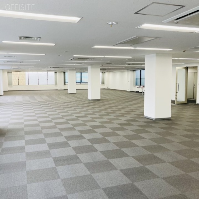 西新宿三晃ビル 内装