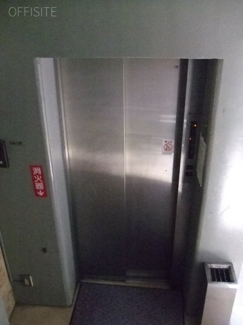 松木家ビル エレベーター