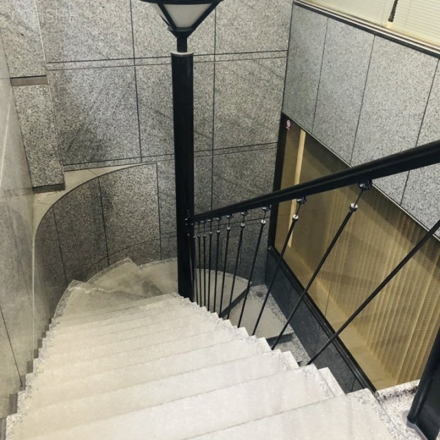 大手町NS 地下階段