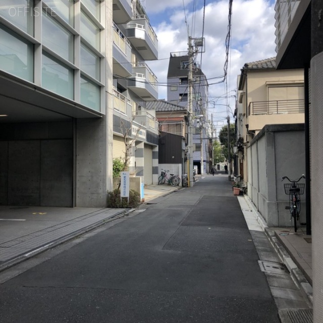 東上野六丁目ビル ビル前面道路
