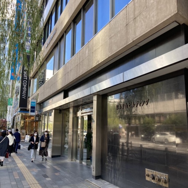 塚本素山ビル 外観
