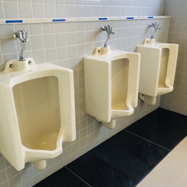 セントラル荒川ビル 小便器