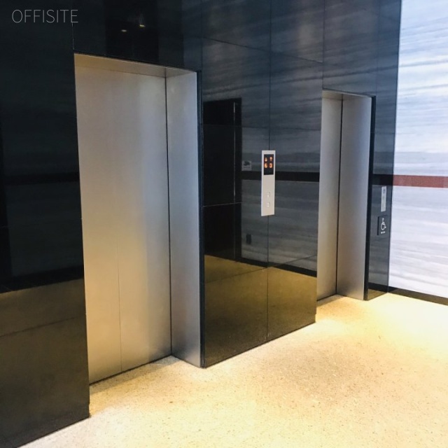 ラウンドクロス六本木 エレベーター