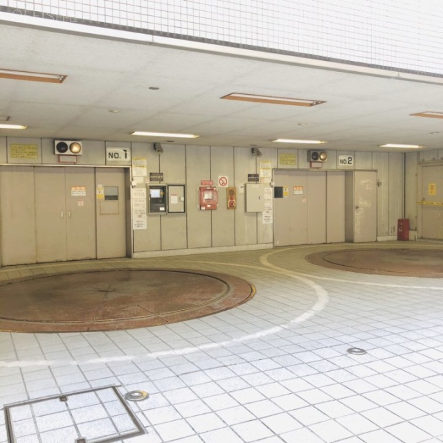八王子ONビル 駐車場