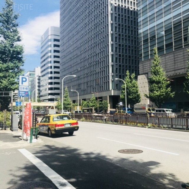 光和ビル 前面は昭和通り