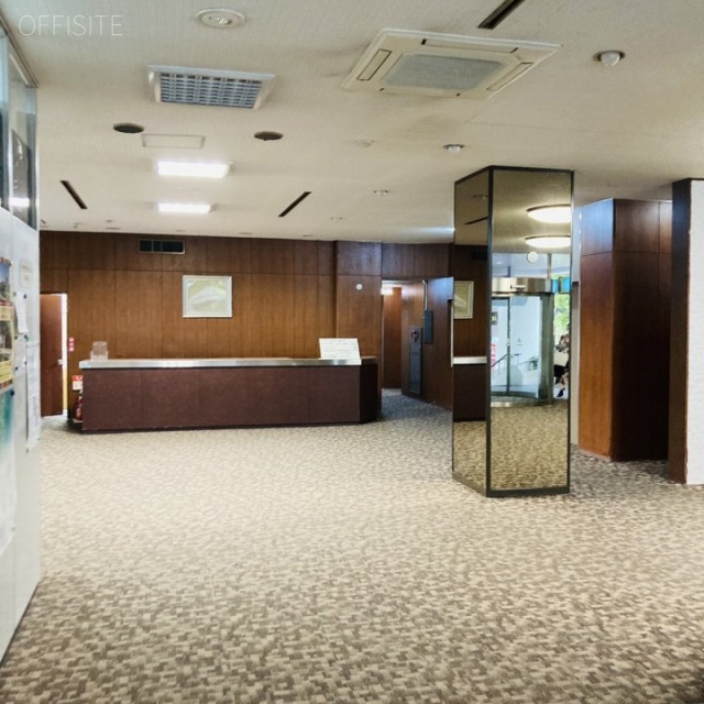 日本女子会館ビル エントランス