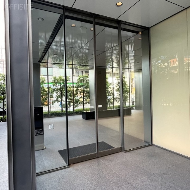 PMO浜松町 オフィスビル出入口