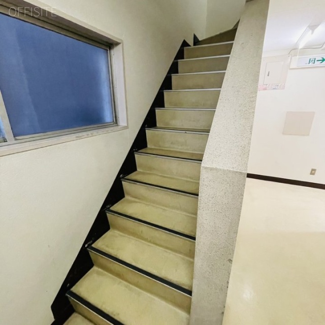 協電ビル 階段