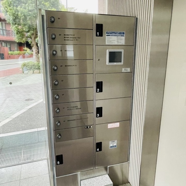 SOC高輪ビル 郵便受けと宅配ボックス