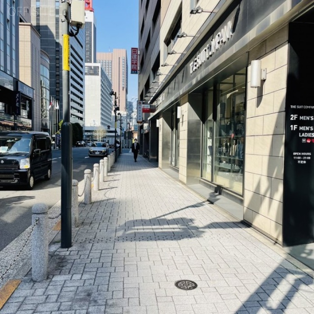 堤ビルディング ビル前面道路