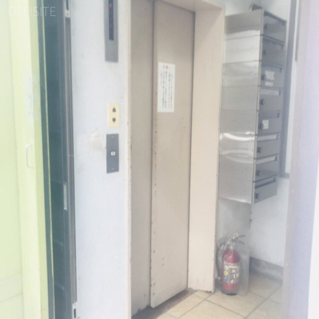 仲通りビル エレベーター