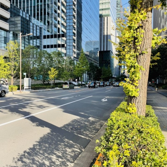 大手町パークビル 前面道路