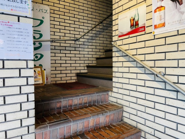 リレント日本橋 階段