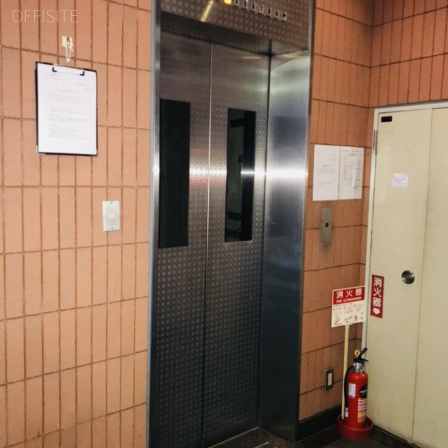 赤レンガ通りビル エレベーター