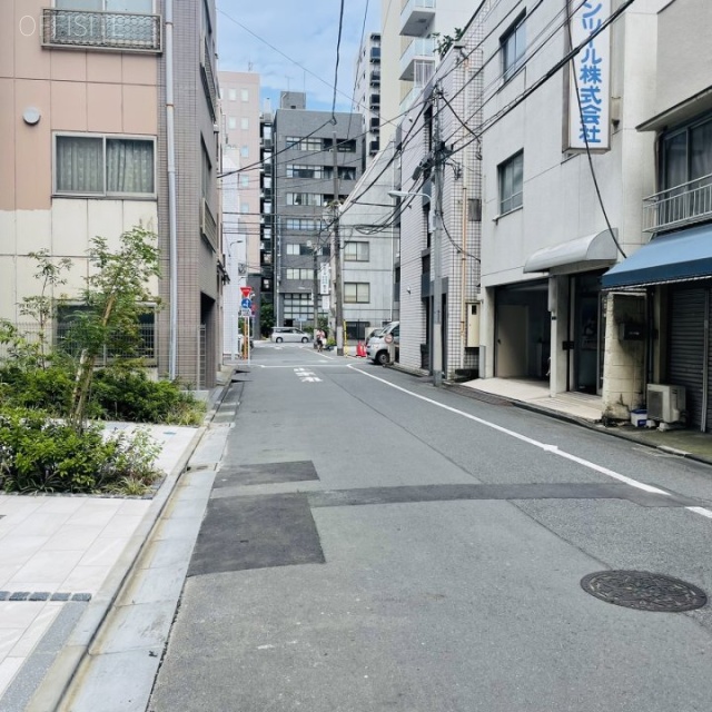 グランデュール秋葉原 前面道路