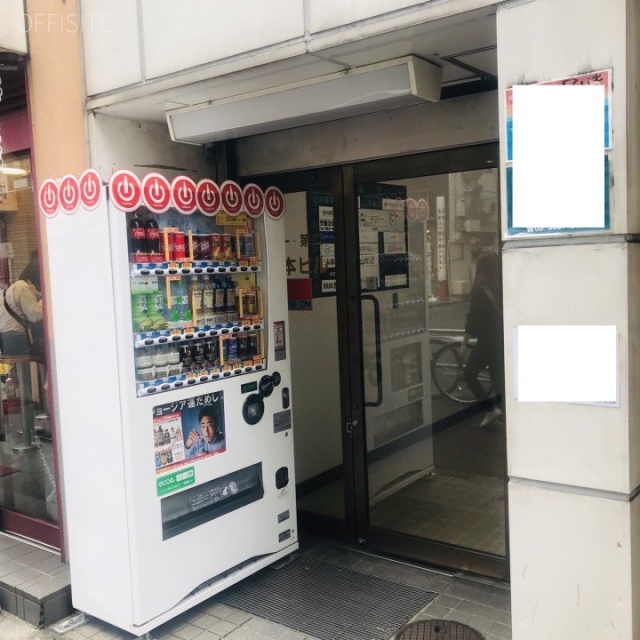 第一山本ビル エントランス