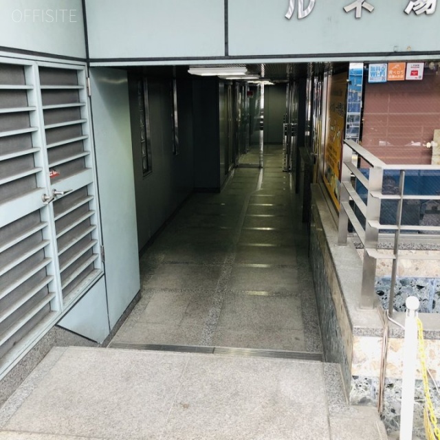 ルネ湯島ビル オフィスビル出入口