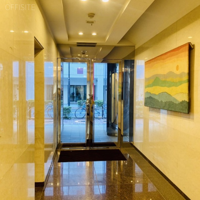 政光ビル エントランス