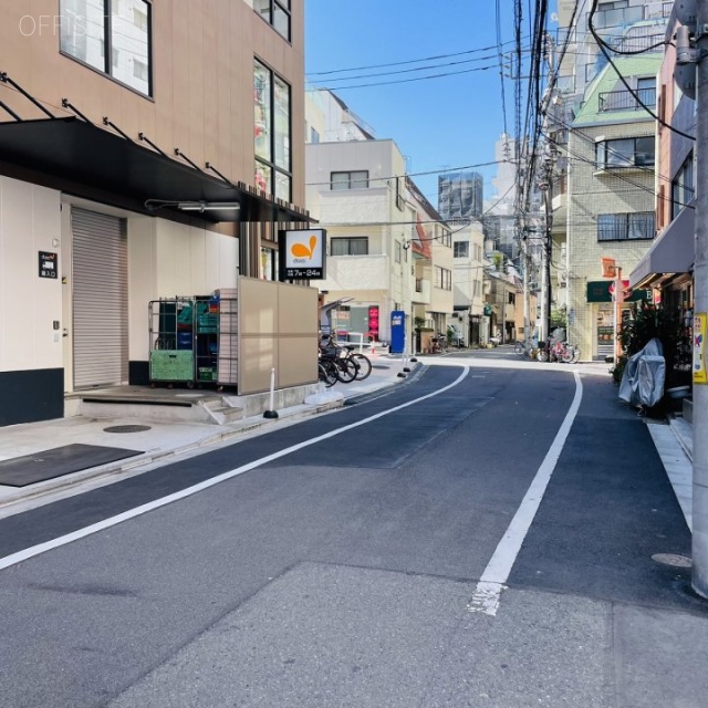 Jビル四谷荒木町 前面道路