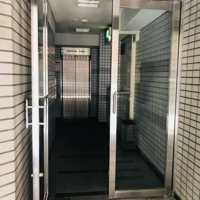 NSビル エントランス