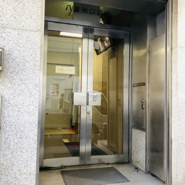 八重洲口会館 エントランス