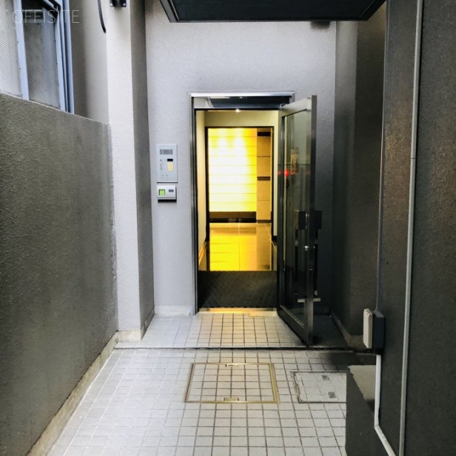 NMF神田岩本町ビル エントランス