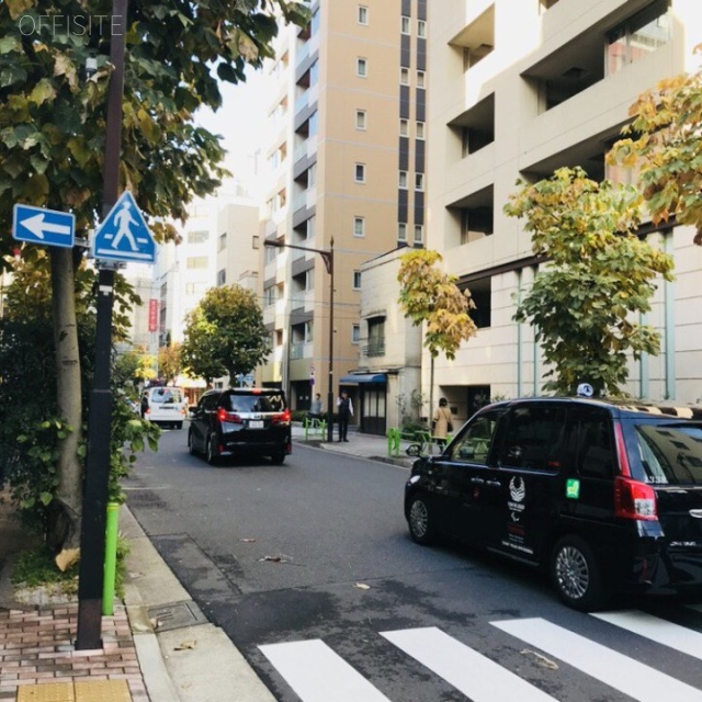 登亭銀座ビル ビル前面道路