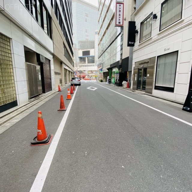 東京銀座第二朝日ビル ビル前面道路