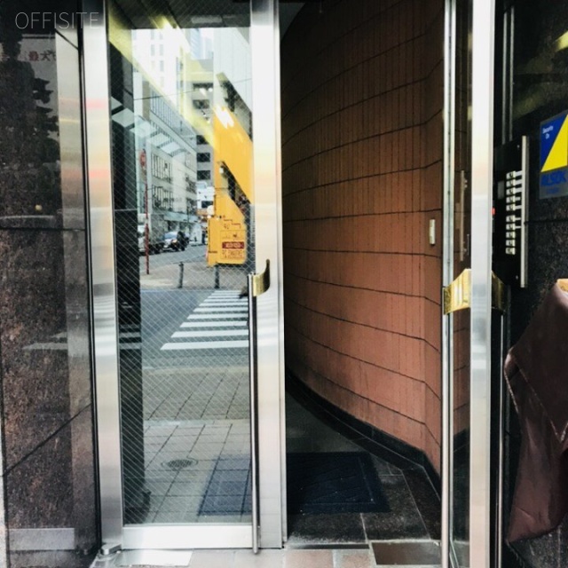 赤レンガ通りビル エントランス