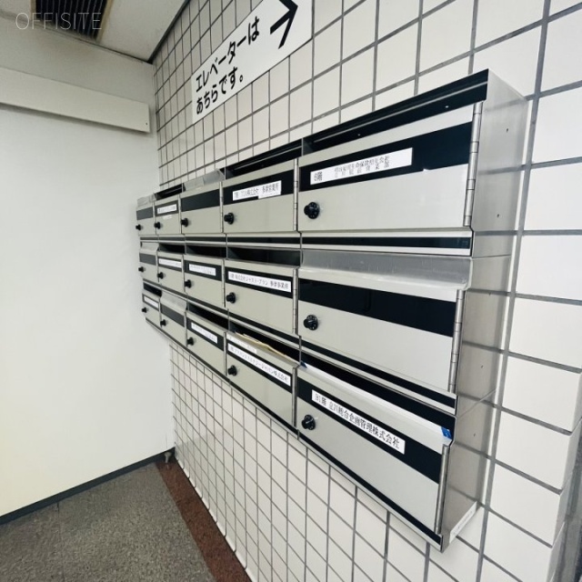 岩崎錦町ビル エントランス