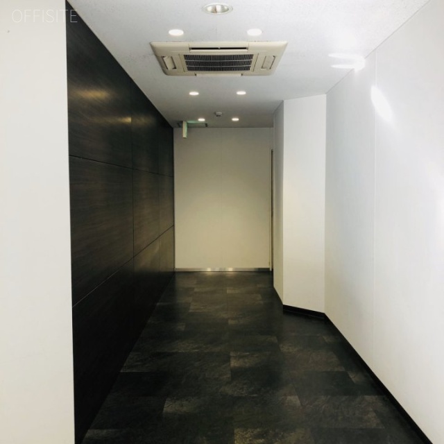 西池本田ビル エントランス