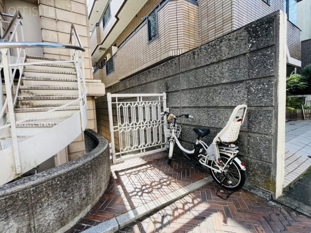 T.J.K四谷ビルディング(虎ノ門実業会館四谷ビル) 外観