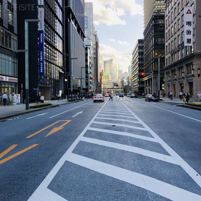 仁大 前面は中央通り