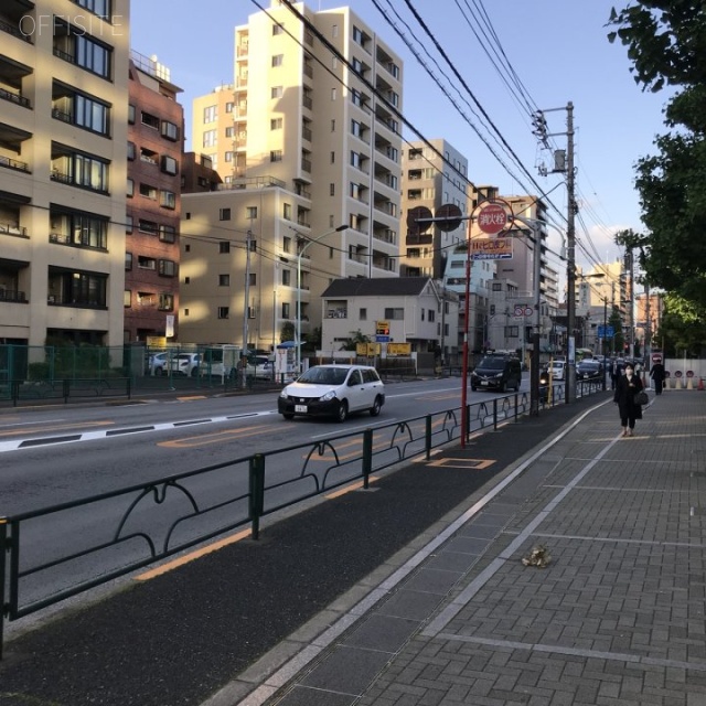 文京グリーンコートイーストウィング ビル前面道路