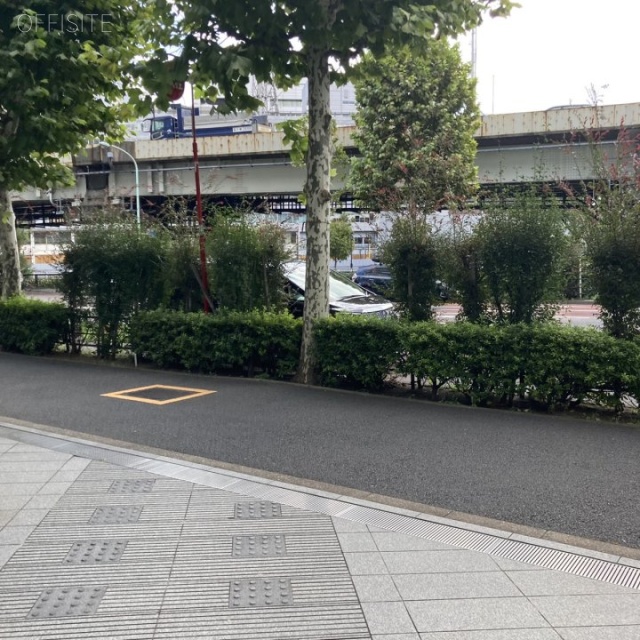 神田錦町安田ビル ビル前面道路