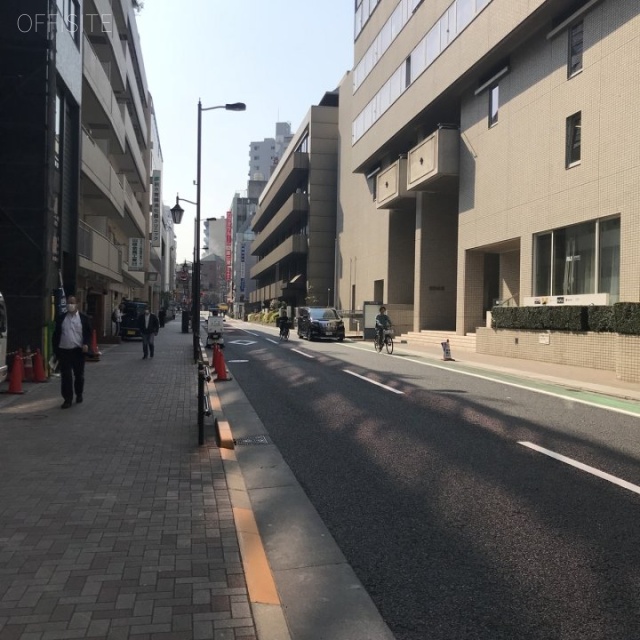 建築会館 ビル前面道路