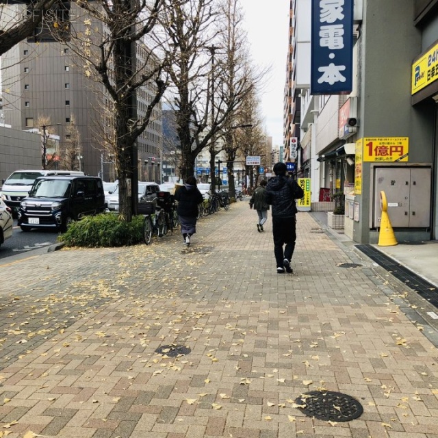 日幸五反田ビル 前面歩道