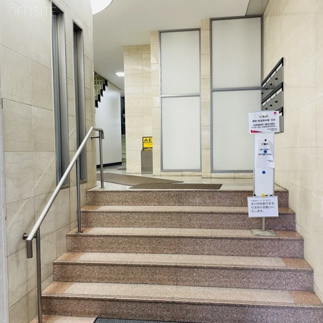 森川ビル エントランス