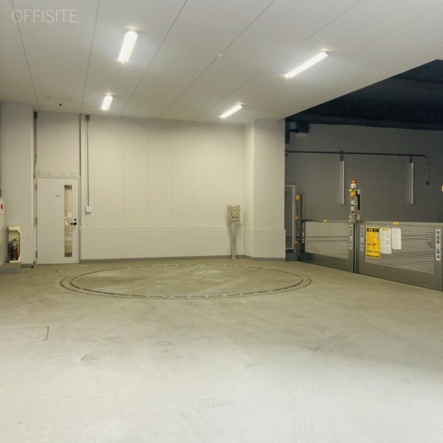 西新宿ビジネスキューブ 駐車場