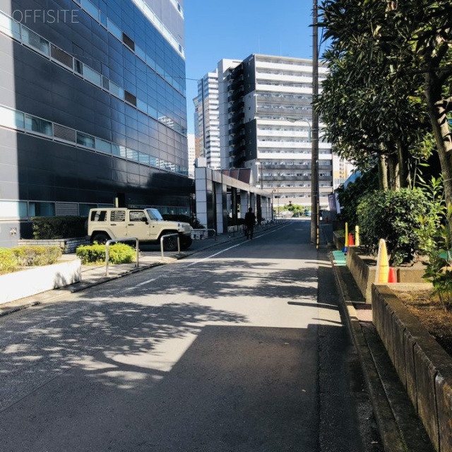 リバーサイド品川港南ビル ビル前面道路