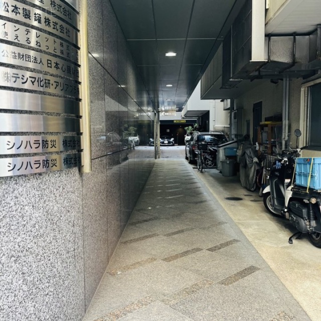 神田松楠ビル オフィスビル出入口